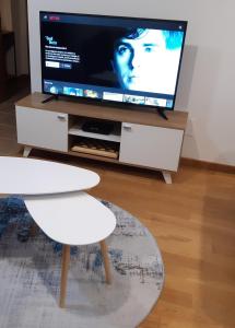 TV/trung tâm giải trí tại Bonito estudio en el centro de Vigo