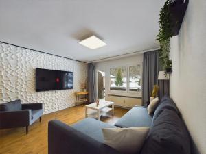 TV a/nebo společenská místnost v ubytování Mountain magic apartment for 6 Near Zermatt with parking!