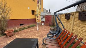 Budova, kde se apartmán nachází + 6 fotografií