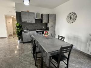 Kuchyň nebo kuchyňský kout v ubytování Orizzonte Flat