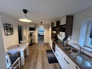Kuchyň nebo kuchyňský kout v ubytování ElasFerienhaus