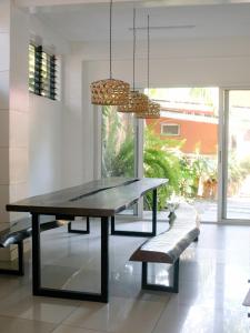 Bordtennis på Coral Suites - casitas & apartment on private beach eller i nærheden + 29 billeder