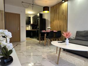 Dapur atau dapur kecil di Delux 2 - Plovdiv Модерен апартамент до Стария град и Източната порта +7 gambar