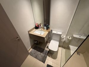 Vannituba majutusasutuses Serene Studio in Yas Island 2 - near Zayed international AirPort