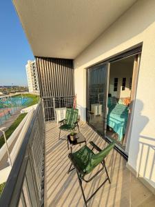 Rõdu või terrass majutusasutuses Serene Studio in Yas Island 2 - near Zayed international AirPort