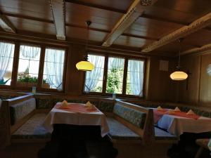 Restaurace v ubytování Frühstückspension Gweil