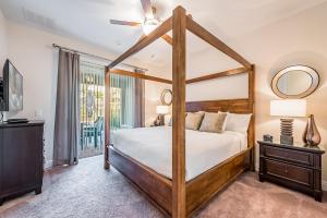 Elegant Home Near Disney With Private Pool And Waterpark Resort Access At Encore Resorts Reunion - 391Fl客房内的一张或多张床位
