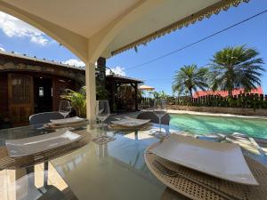 Hồ bơi trong/gần Villa Palm Eden +24 ảnh