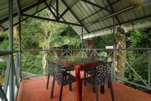 Rõdu või terrass majutusasutuses Misty Forest Resort Wayanad