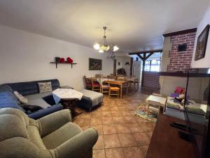 Χώρος καθιστικού στο Zázrivský Dvor - Chata Magura, Wellness, Self Check-In, 6 bedrooms, 4 bathrooms