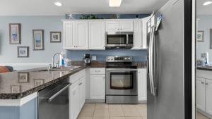 Η κουζίνα ή μικρή κουζίνα στο Mistral 6 +52 φωτογραφίες