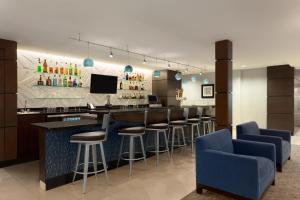 El lounge o bar de Wingate Slidell New Orleans