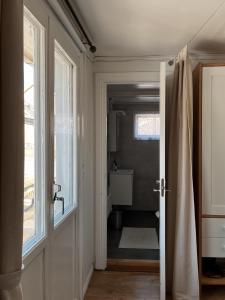 Gallery image of Grindstugan - Centralt och trevligt hus i Nora in Nora