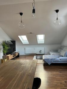 Postel nebo postele na pokoji v ubytování Moderne & stilvolle Wohnung klimatisiert - Messe & Flughafen München