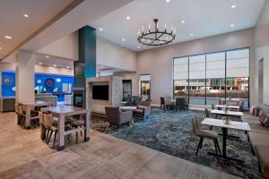 Posezení v ubytování Residence Inn by Marriott St. Paul Downtown