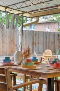 Gallery image of Our West Nest, Charming 3 BR-5 Bed - Backyard - Olde Town Arvada in Arvada