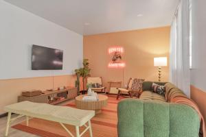 Gallery image of Our West Nest, Charming 3 BR-5 Bed - Backyard - Olde Town Arvada in Arvada +26 photos