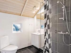 Koupelna v ubytování Luxury Lakeside Retreat - By Traum Ferienwohnungen