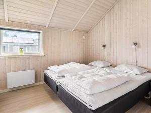 Postel nebo postele na pokoji v ubytování Luxury Lakeside Retreat - By Traum Ferienwohnungen