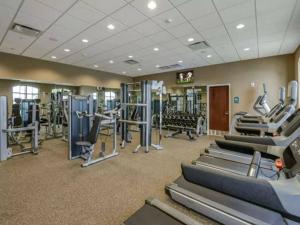 Centrul de fitness și/sau facilități de fitness de la Gobi Gorgeous 6 Br Pool Game Rm Close to Disney