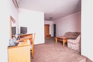 TV a/nebo společenská místnost v ubytování Hotel Twins
