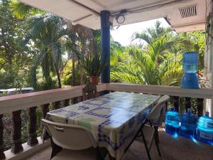 Un balcón o terraza en Stevrena Accommodations