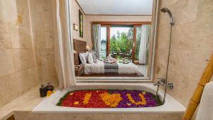 Un baño de Gita Maha Ubud Hotel by Mahaputra-CHSE Certified