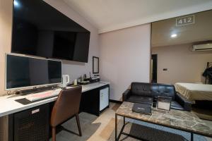 Η κουζίνα ή μικρή κουζίνα στο Sopoong Hotel Incheon
