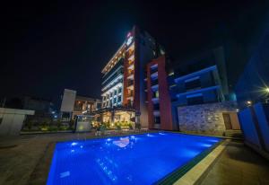 Bazén v ubytování Best Western Plus Kathmandu nebo v jeho okolí