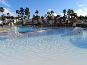 The swimming pool at or close to Casa del Mar Air-conditioned Apartment with Swimming Pools - Corralejo Playa