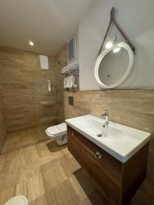 A bathroom at Ayvalık Sea Resort