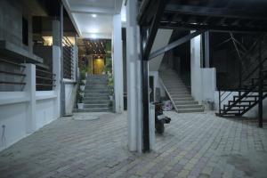 古瓦哈提Hotel Pohor Regency Near Kamakhya Gate Foot Bridge的相册照片