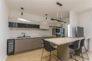 Køkken eller tekøkken på Apartments Adriatic