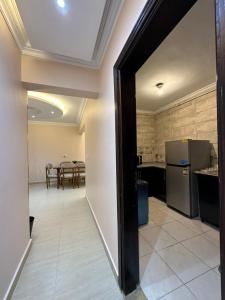 Dapur atau dapur kecil di JRE-EG modern aprt11Sheikh Zayed