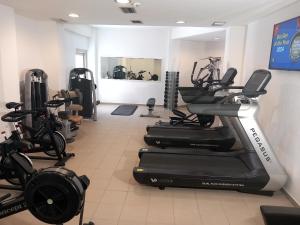 Fitness centrum a/nebo fitness zařízení v ubytování Santo Miramare Beach Resort