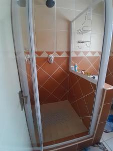 Bany a Lovely 1-bedroom in secure complex with pool