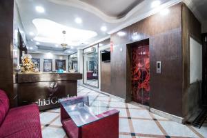 TV a/nebo společenská místnost v ubytování Hotel Orchid Garden Karol Bagh