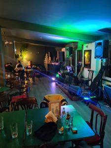 Večerní zábavní program pro hosty v ubytování Jubilee Hotel Troodos