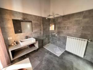 Koupelna v ubytování 1375 Suites