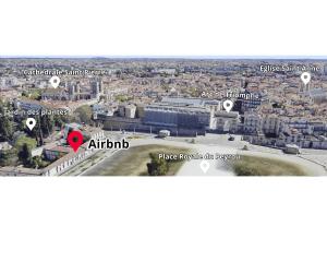 an aerial view of the city of athens at La Suite du Peyrou - 50m de l'Arc de Triomphe in Montpellier