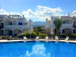 Бассейн в Cozy 3 Bedroom Villa in Sea Magic - Esentepe, Cyprus или поблизости