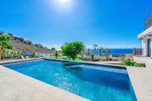 Bazén v ubytování Villa CACTUS Tenerife nebo v jeho okolí
