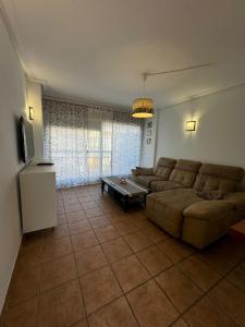 Μια τηλεόραση ή/και κέντρο ψυχαγωγίας στο Apartamento Lomas del mar II vera playa