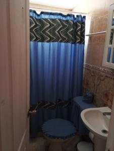 Koupelna v ubytování Hostal Eden + 15 fotografií