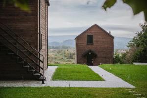 Photo de la galerie de l'établissement Dzikie Lisko - Apartament z tarasem, à Lesko 27 autres photos