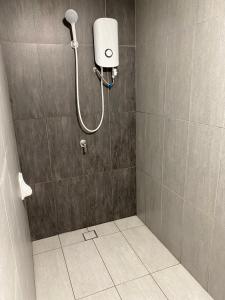 Koupelna v ubytování Edumetro apartment,subang jaya by Fieza