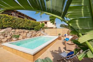 The swimming pool at or close to Smart Appart Villa Patrizia