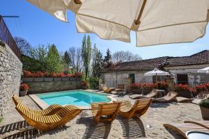 Bazén v ubytování Albergo del Bramante nebo v jeho okolí