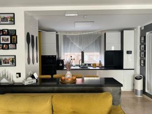 Televisyen dan/atau pusat hiburan di Fully furnished and equipped house