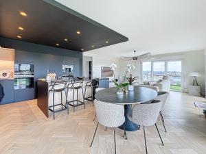 Η κουζίνα ή μικρή κουζίνα στο Luxurious rooftop - 10mins from Rennes